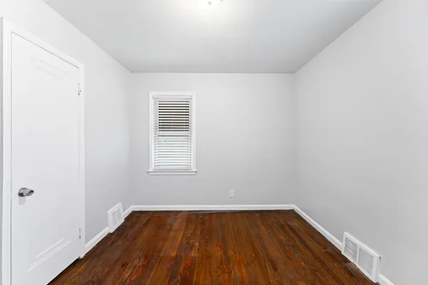 $124,999 | 20947 Beechwood Avenue, Eastpointe, MI 48021