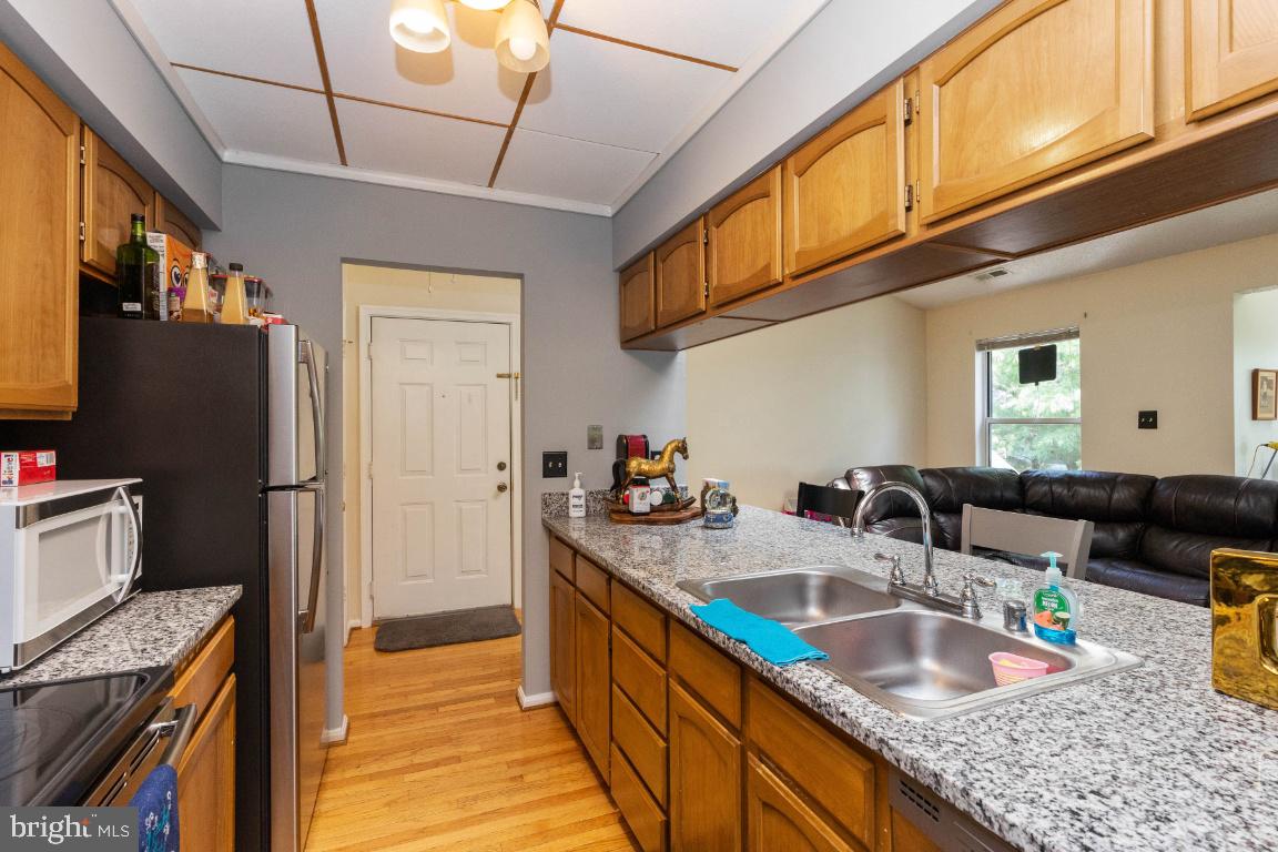 2603 Camelback Lane, Unit 129 Silver Spring, MD 20906 - Photo 12 of 25 Kitchen