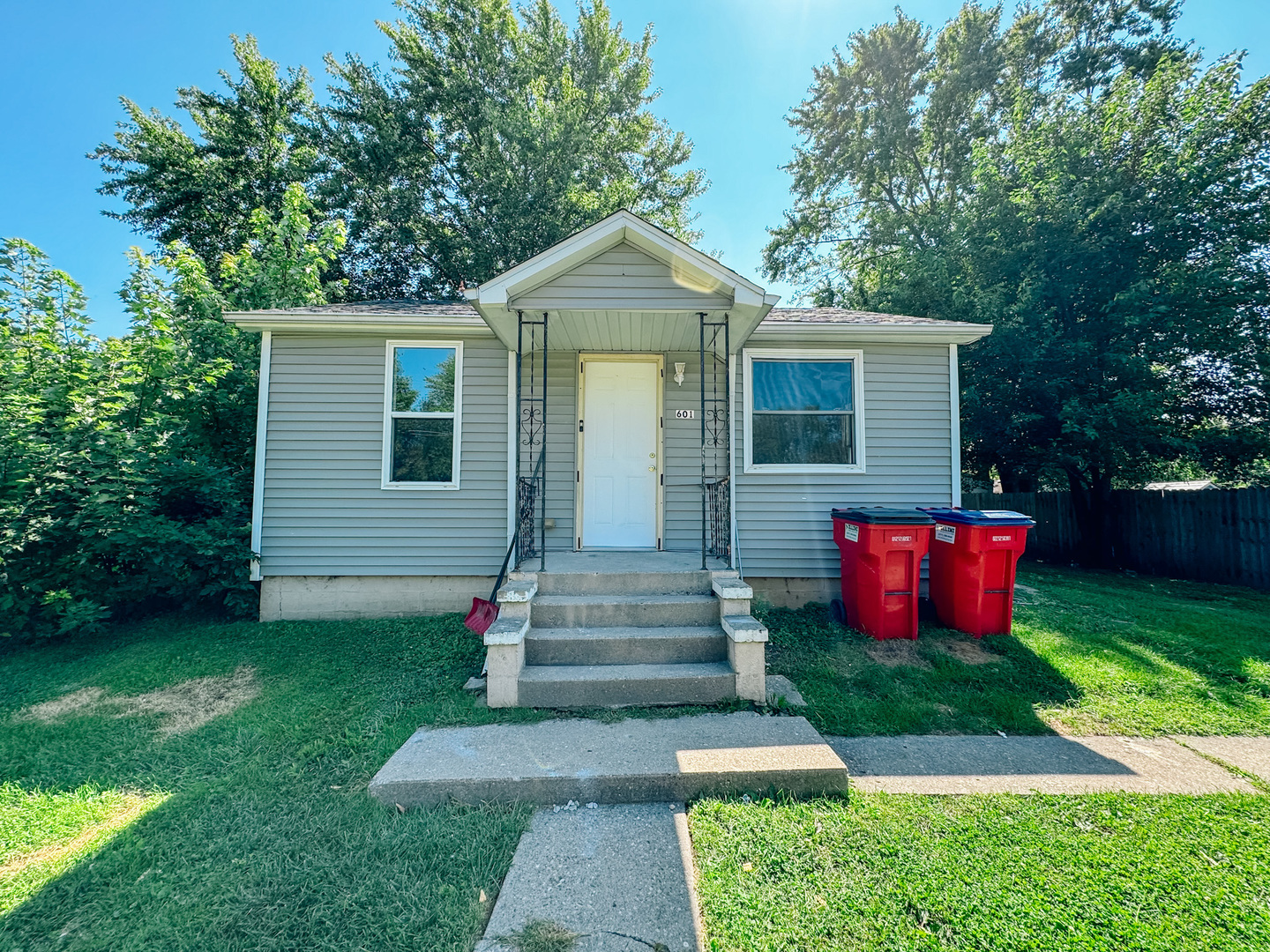 601 Bloomington Road Champaign, IL 61820 - Photo 1 of 14 Gallery Image 1