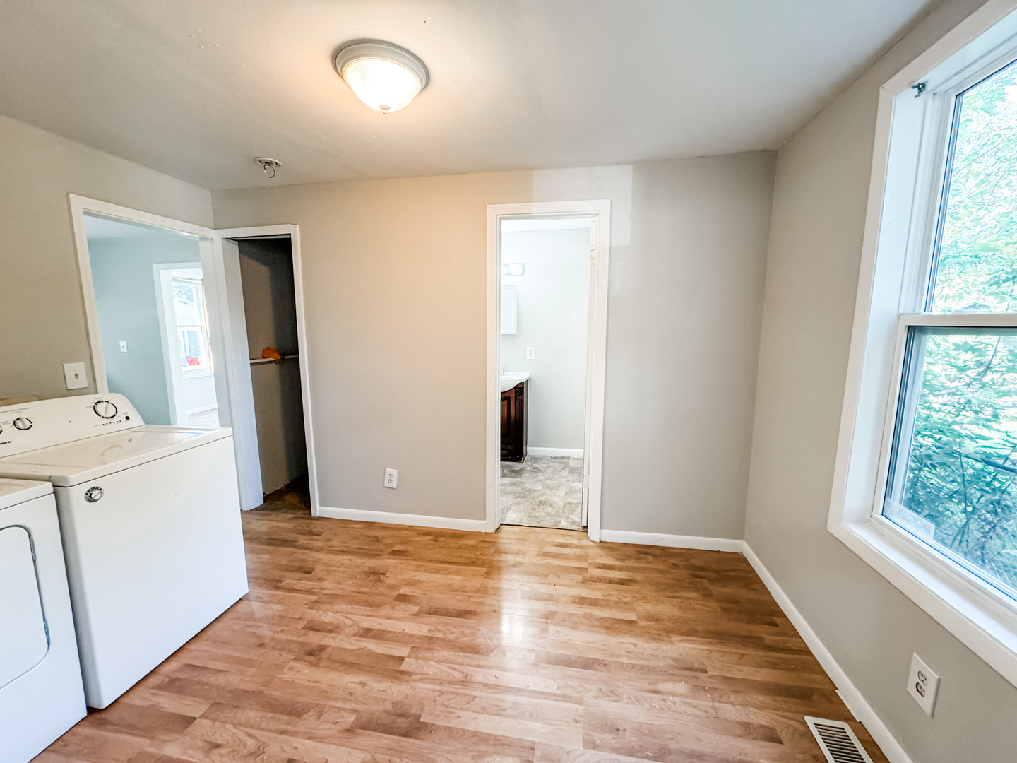 601 Bloomington Road Champaign, IL 61820 - Photo 11 of 14 Gallery Image 11