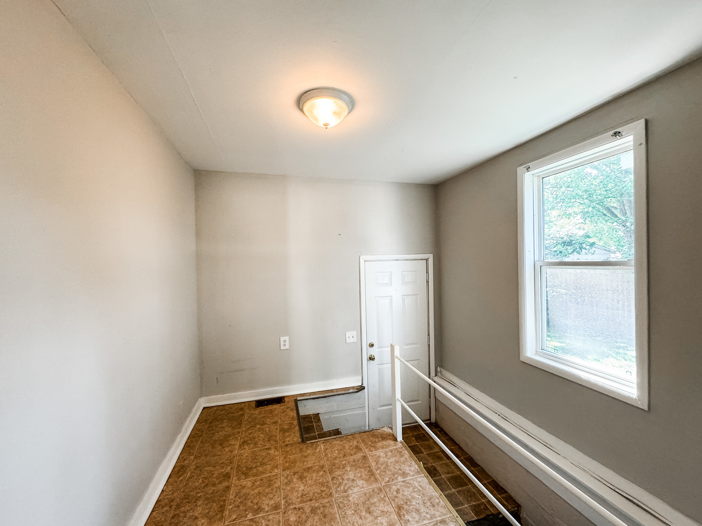 601 Bloomington Road Champaign, IL 61820 - Photo 12 of 14 Gallery Image 12