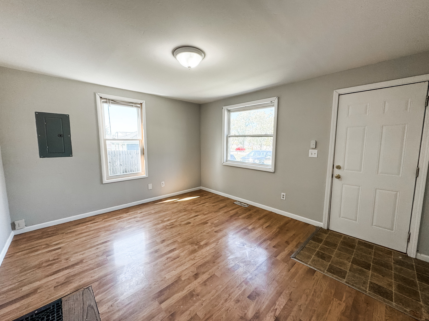 601 Bloomington Road Champaign, IL 61820 - Photo 3 of 14 Gallery Image 3