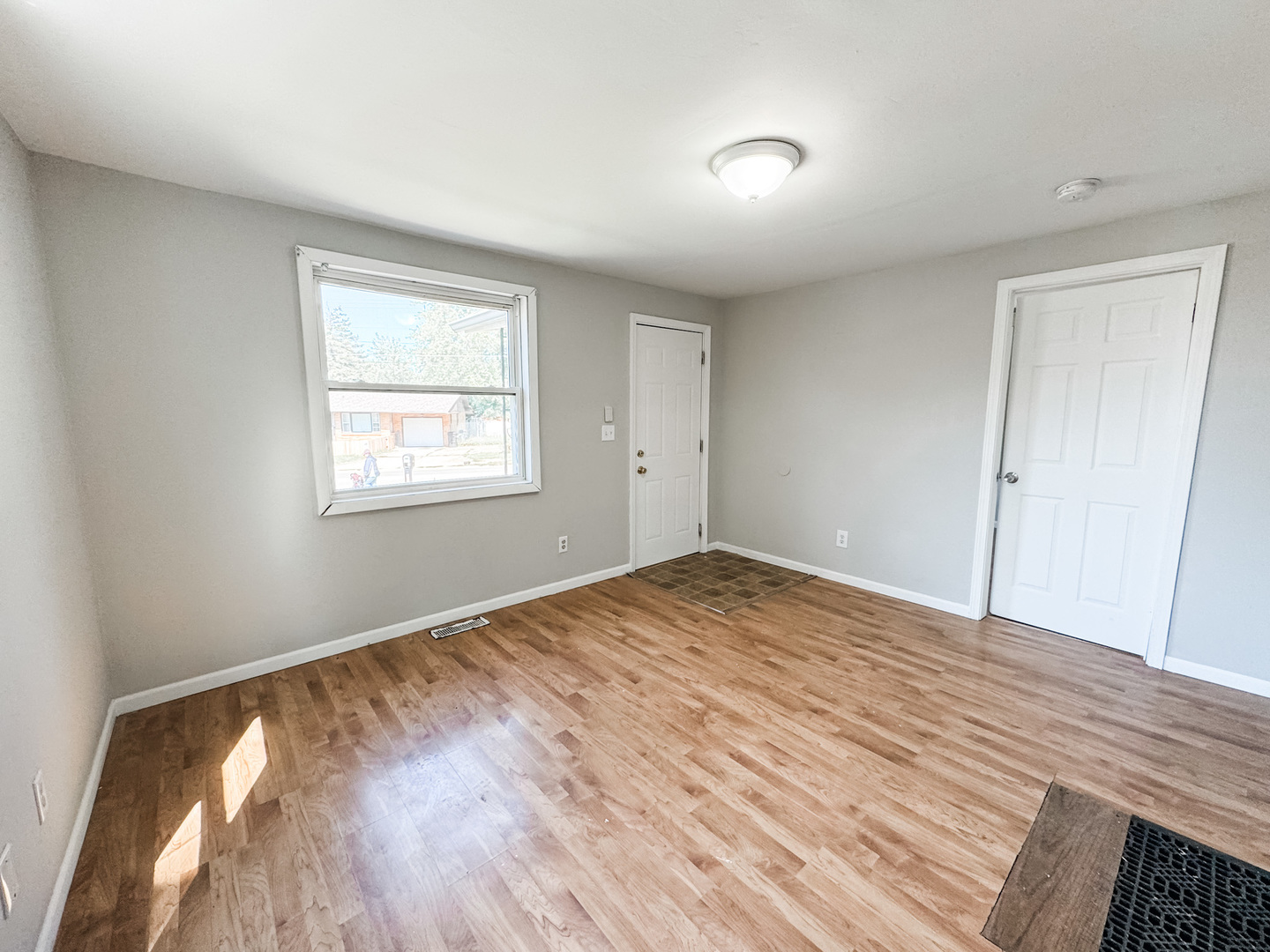 601 Bloomington Road Champaign, IL 61820 - Photo 4 of 14 Gallery Image 4