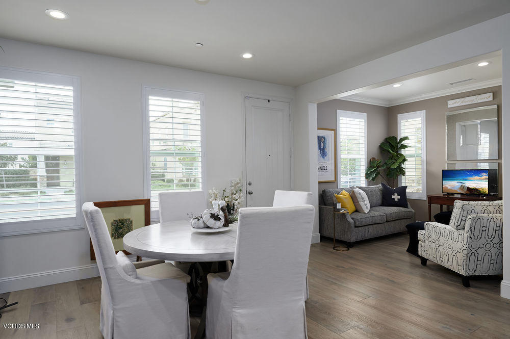 372 Calistoga Road Camarillo, CA 93010 - Photo 2 of 36 a living room with furniture and a table