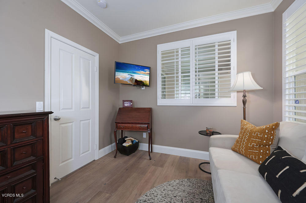 372 Calistoga Road Camarillo, CA 93010 - Photo 12 of 36 a living room with furniture and a window