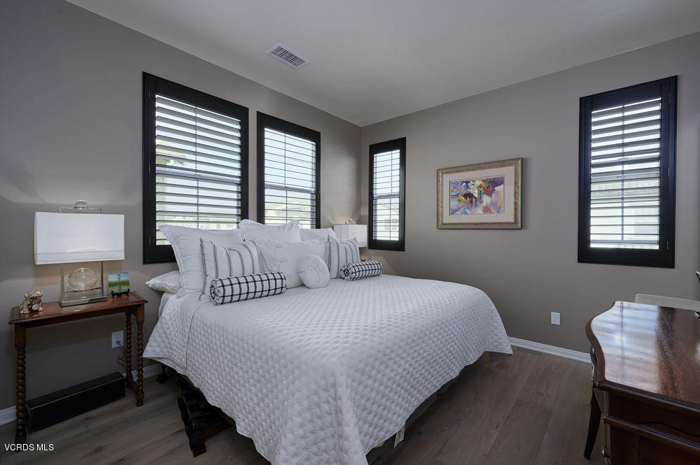 372 Calistoga Road Camarillo, CA 93010 - Photo 24 of 36 a bedroom with a bed and a window