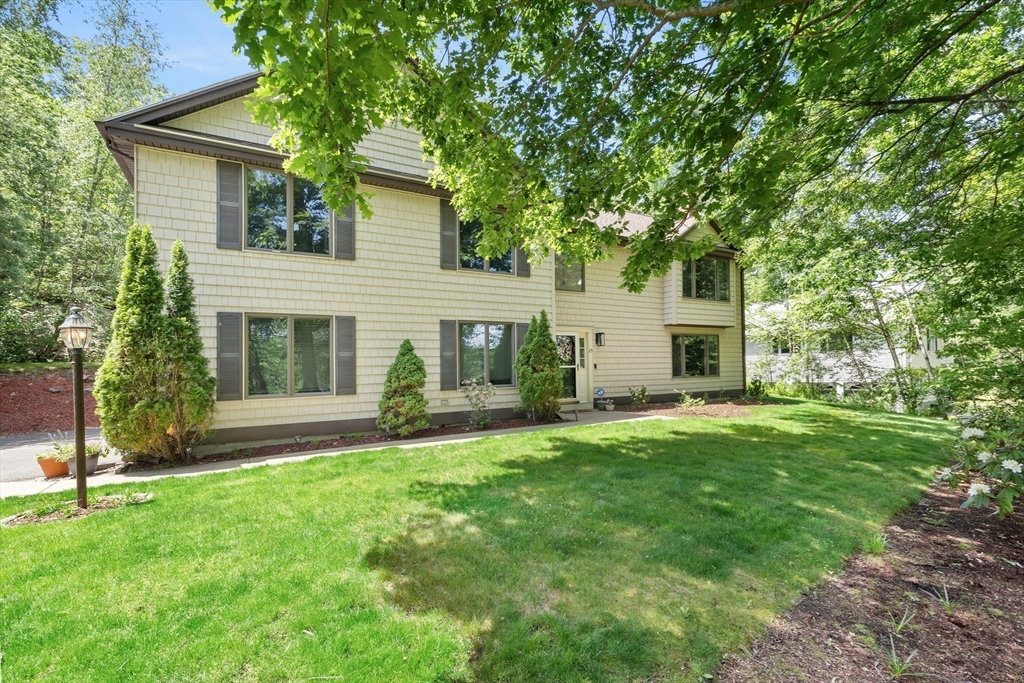 25 Dexter Road Melrose, MA 02176 - Photo 2 of 42