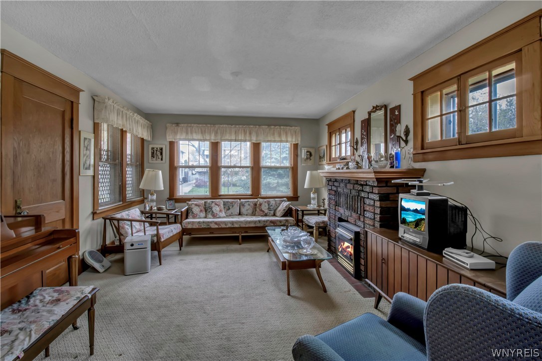 694 Eggert Road Buffalo, NY 14215 - Photo 13 of 39