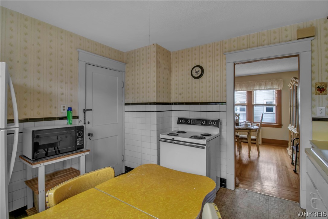 694 Eggert Road Buffalo, NY 14215 - Photo 20 of 39