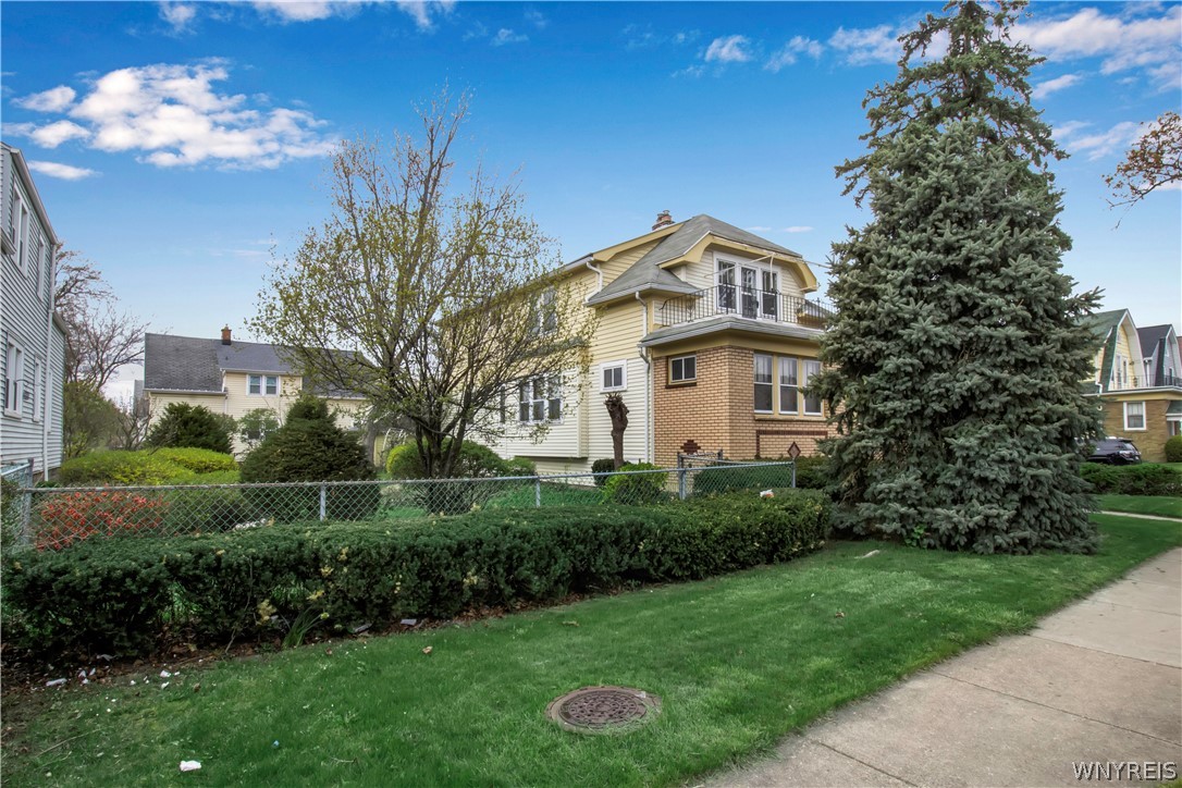 694 Eggert Road Buffalo, NY 14215 - Photo 2 of 39