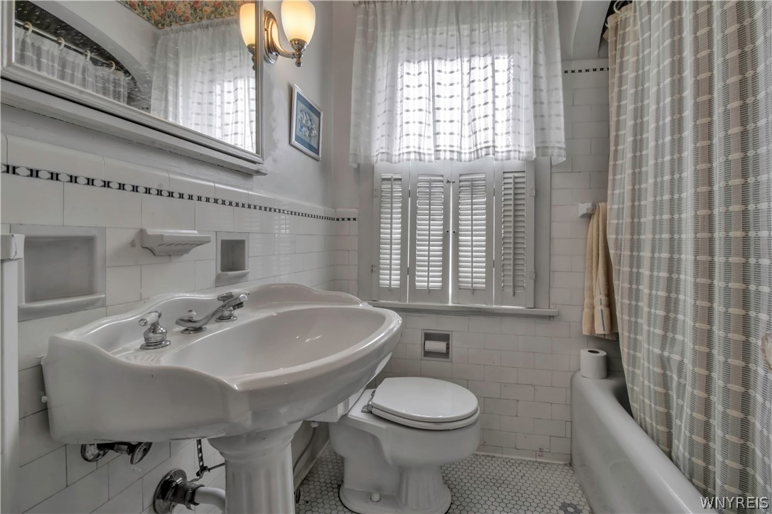 694 Eggert Road Buffalo, NY 14215 - Photo 24 of 39