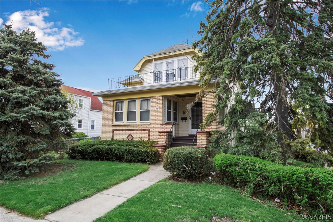 694 Eggert Road Buffalo, NY 14215 - Photo 4 of 39