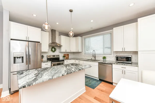 $349,999 | 710 Iowa Street, Indianapolis, IN 46203