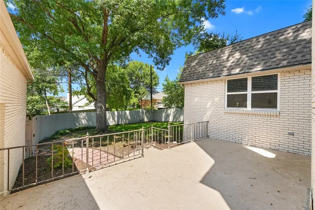 $699,000 | 9531 Vinewood Drive, Dallas, TX 75228