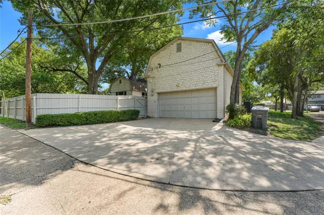 $699,000 | 9531 Vinewood Drive, Dallas, TX 75228