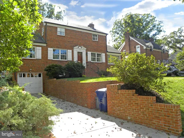 $4,500 | 716 North Overlook Drive, Alexandria, VA 22305