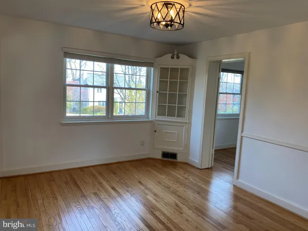 $4,500 | 716 North Overlook Drive, Alexandria, VA 22305