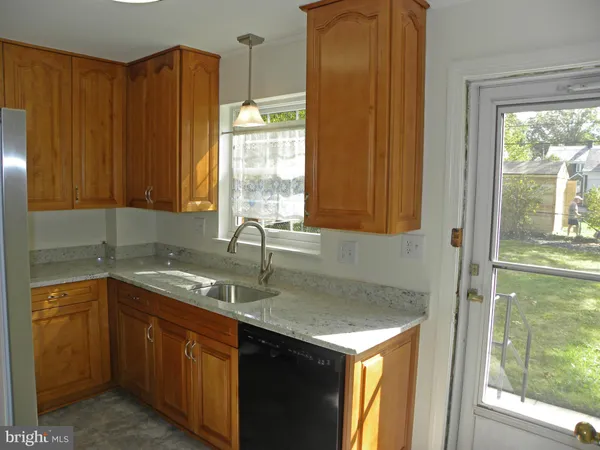 $4,500 | 716 North Overlook Drive, Alexandria, VA 22305