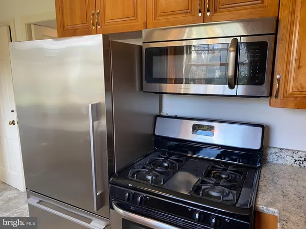 $4,500 | 716 North Overlook Drive, Alexandria, VA 22305