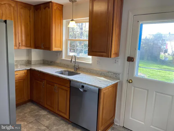 $4,500 | 716 North Overlook Drive, Alexandria, VA 22305