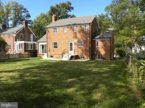 $4,500 | 716 North Overlook Drive, Alexandria, VA 22305