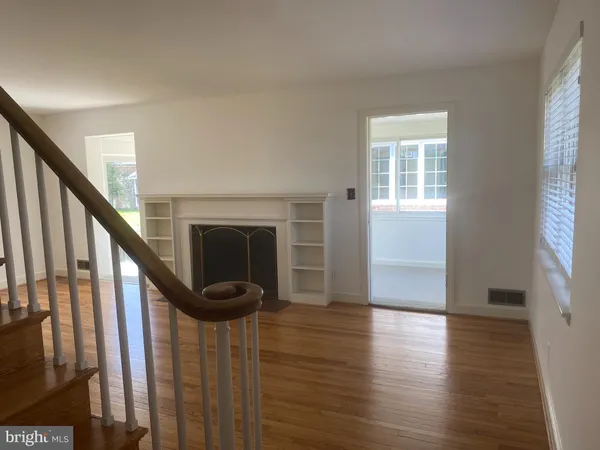 $4,500 | 716 North Overlook Drive, Alexandria, VA 22305