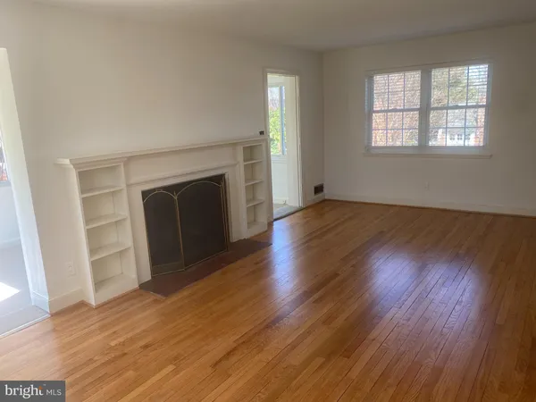 $4,500 | 716 North Overlook Drive, Alexandria, VA 22305