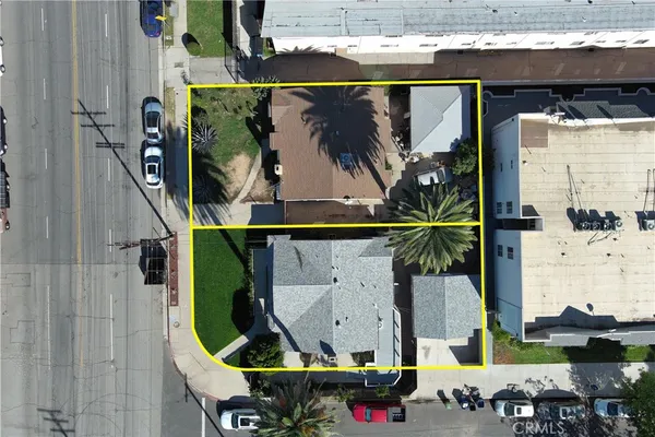 an aerial view of multiple house
