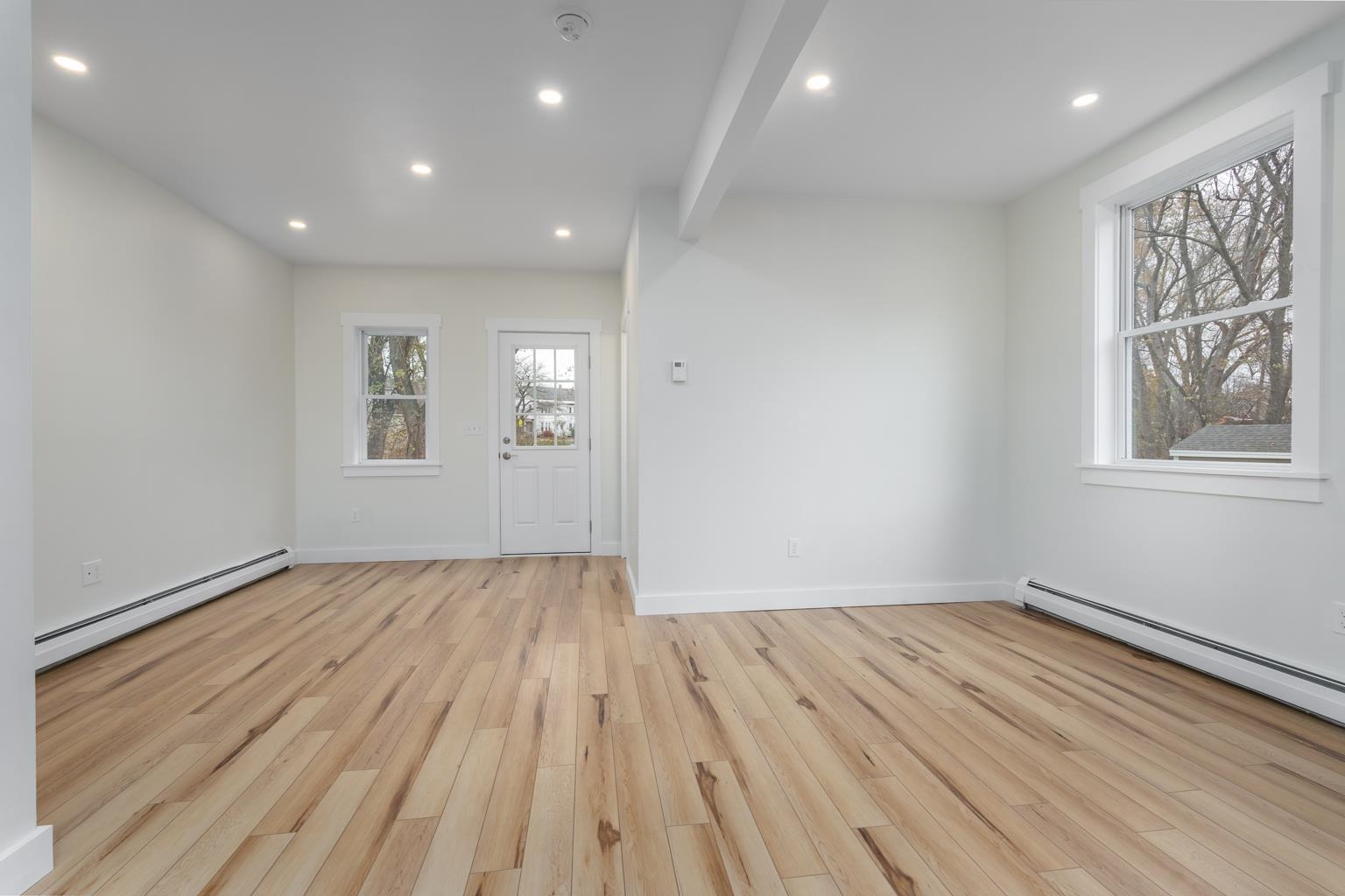 12 Green Street Rochester, NH 03868 - Photo 8 of 27