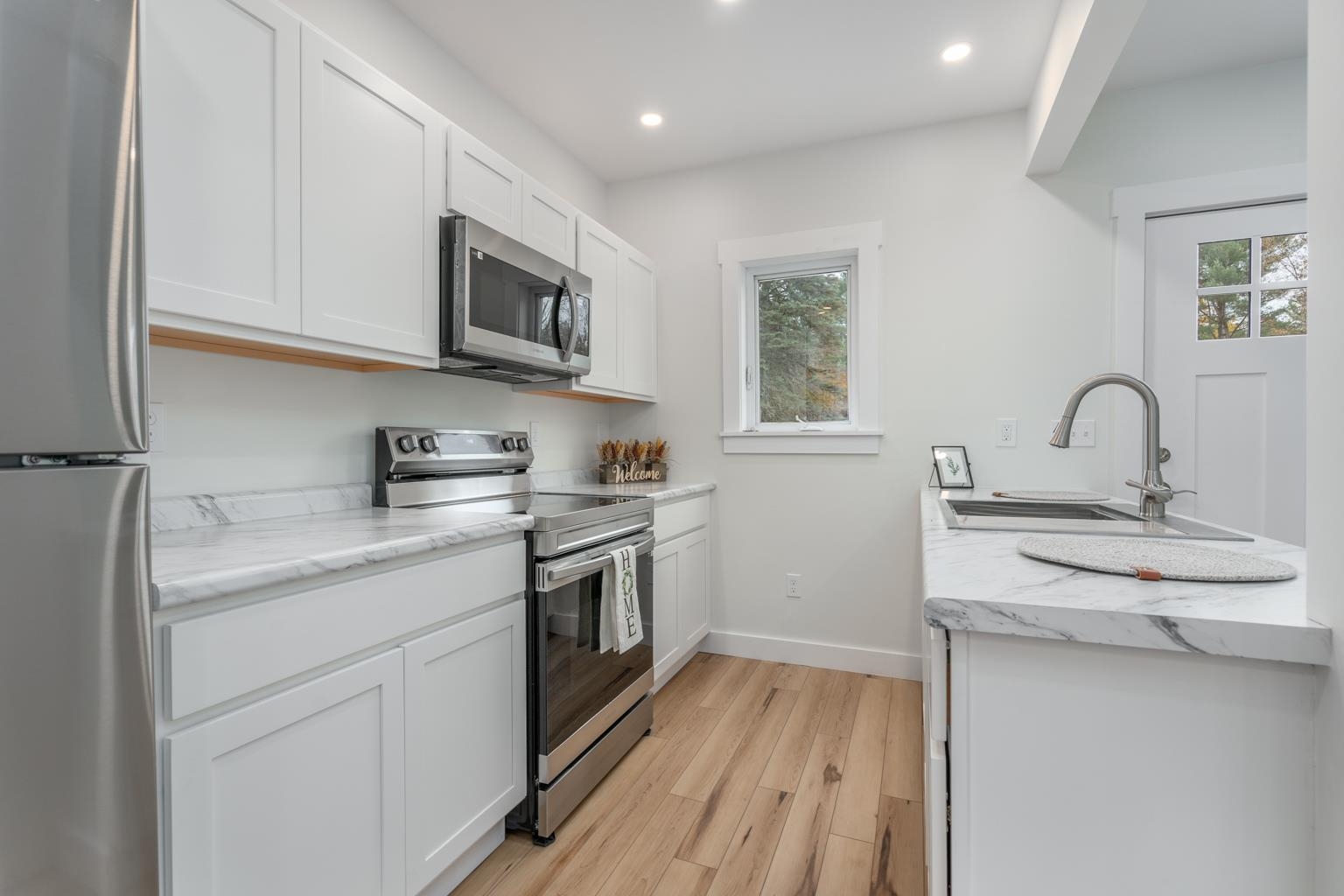 12 Green Street Rochester, NH 03868 - Photo 10 of 27