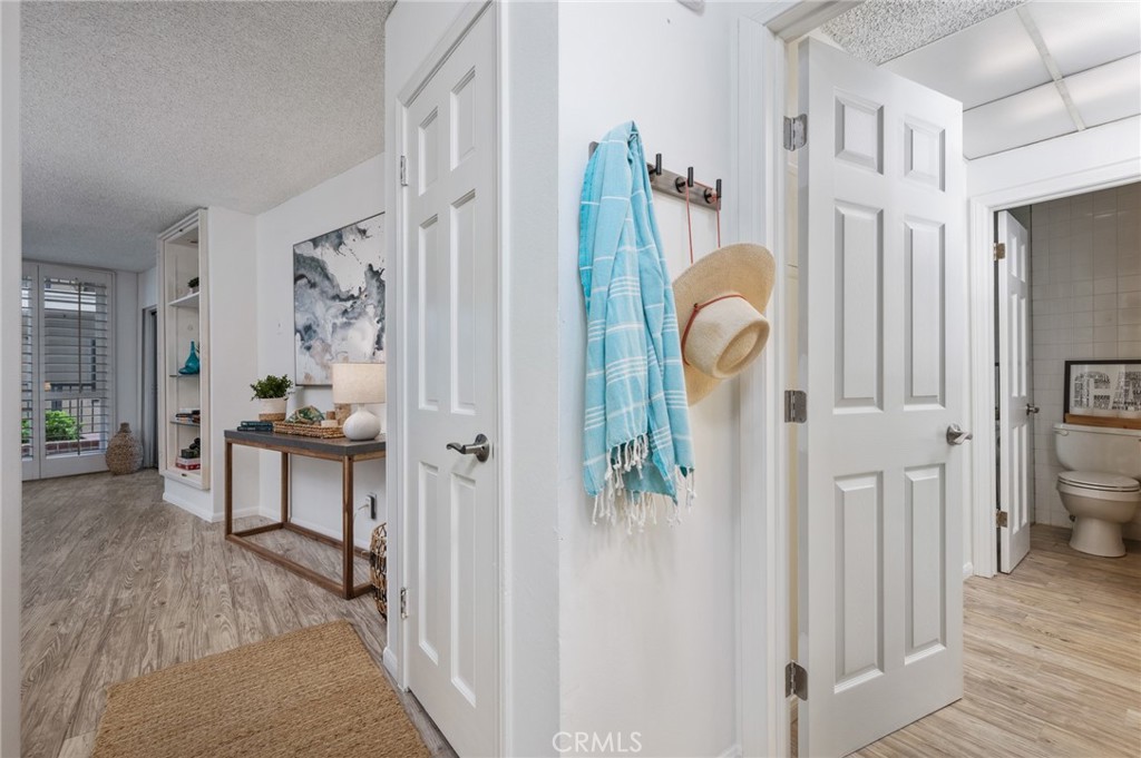 565 Esplanade, Unit 104 Redondo Beach, CA 90277 - Photo 22 of 42 a view of living room and window