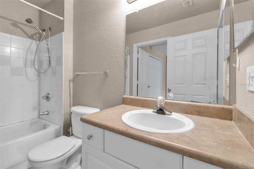5541 Rosehill Road, Unit 202 Sarasota, FL 34233 - Photo 42 of 47