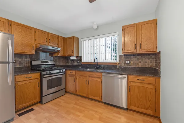 $259,900 | 2031 Windemere Circle, Schaumburg, IL 60169