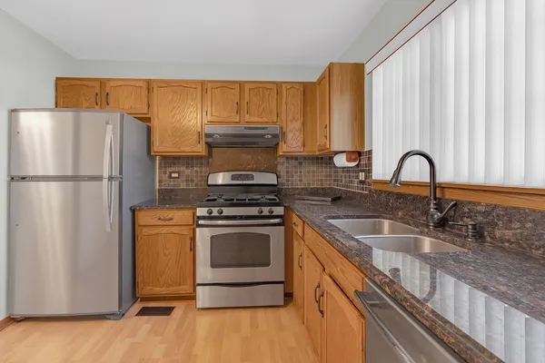 $259,900 | 2031 Windemere Circle, Schaumburg, IL 60169