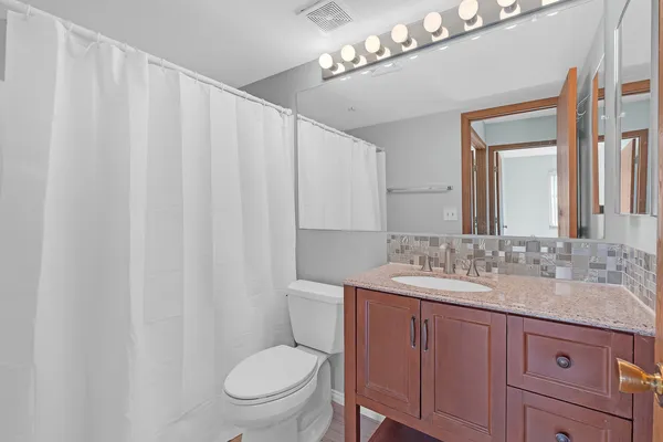 $259,900 | 2031 Windemere Circle, Schaumburg, IL 60169
