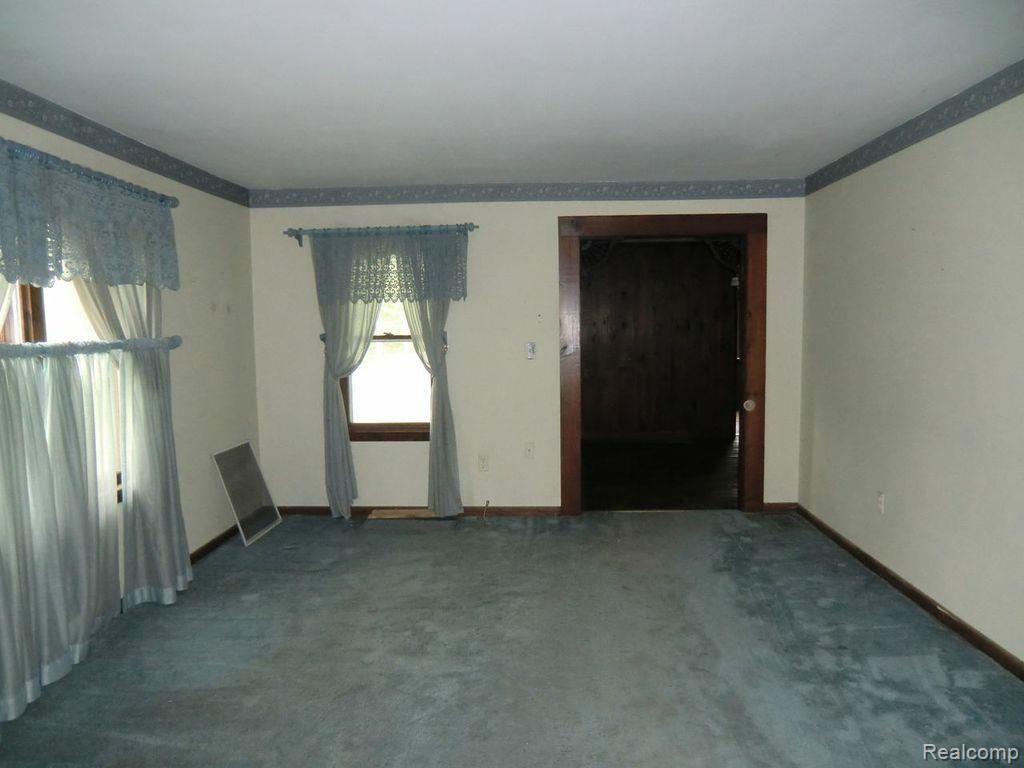 8414 Kendall Road Columbus, MI 48063 - Photo 9 of 16 lqn-wqMjVAHmbhpLr6fFV9K5P1zb88HL3tZ9030OTlQ.jpg