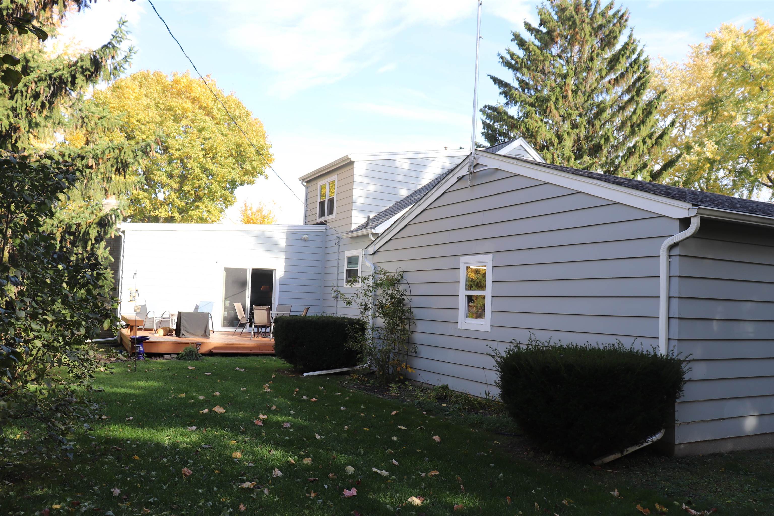 303 Yale Street Bay City, MI 48708 - Photo 12 of 58