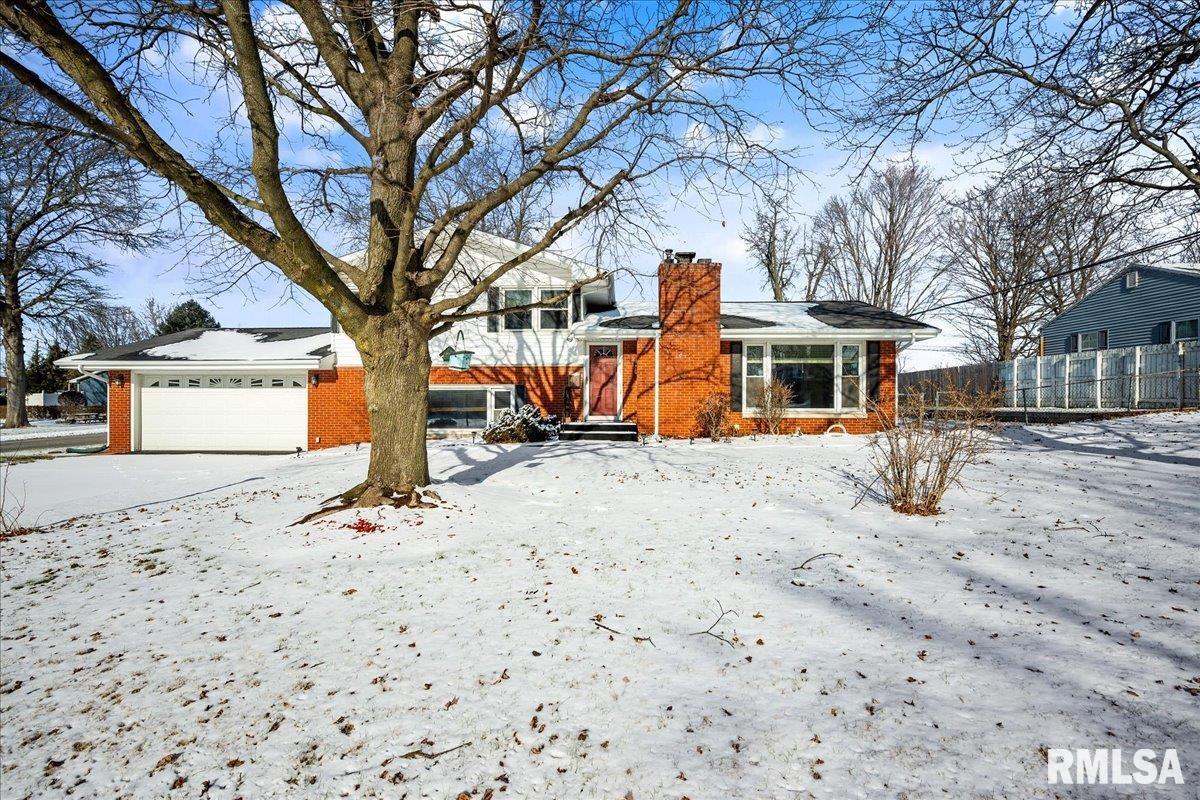407 Devonshire Road Washington, IL 61571 - Photo 1 of 45 Gallery Image 1