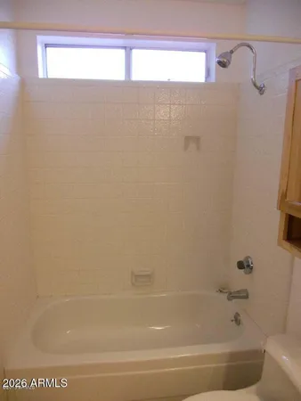 $2,200 | 15821 North 9th Place, Phoenix, AZ 85022