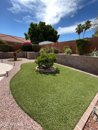 $2,200 | 15821 North 9th Place, Phoenix, AZ 85022