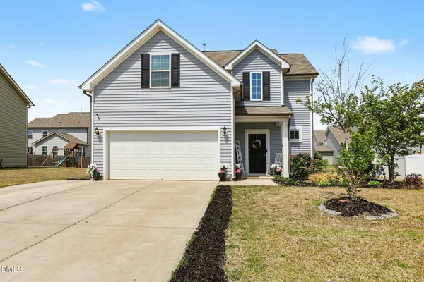 a view of entryway and hall