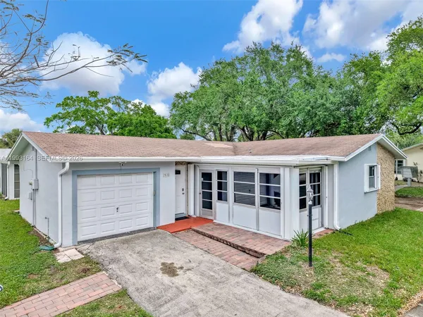 $2,800 | 2528 Southwest Natura Boulevard, Deerfield Beach, FL 33441