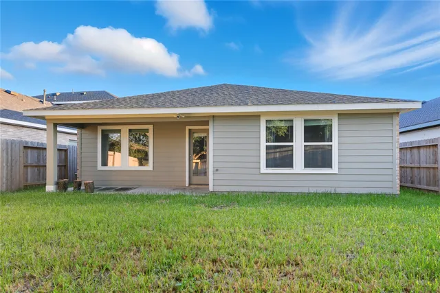 $2,400 | 1638 Westway Drive, Fresno, TX 77545