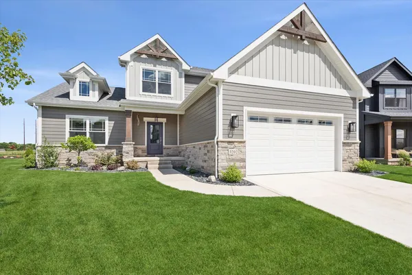 $629,900 | 3202 Forestside Lane, Valparaiso, IN 46385
