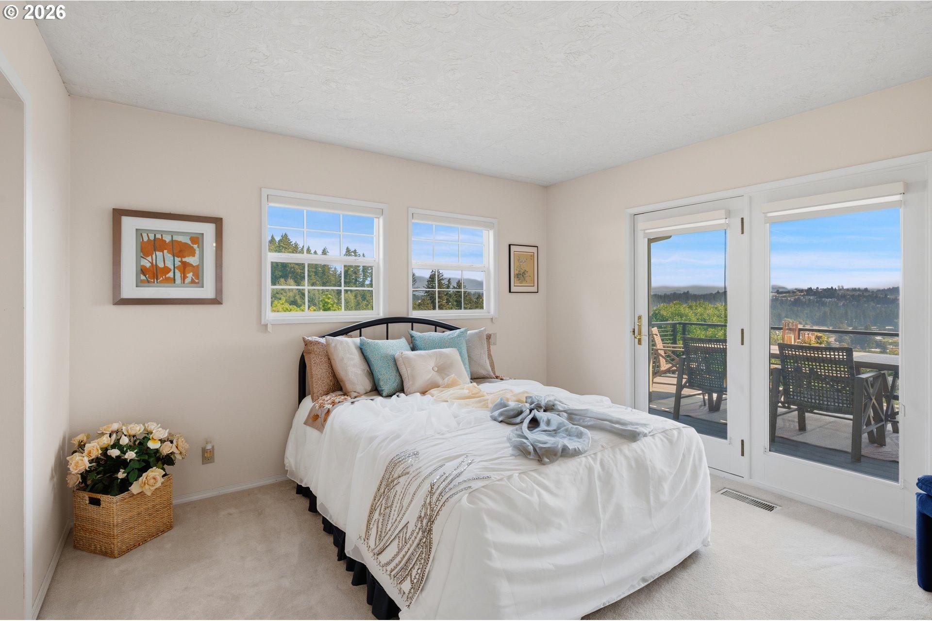 2105 Northwest Couch Street Camas, WA 98607 - Photo 15 of 40 Primary Bedroom