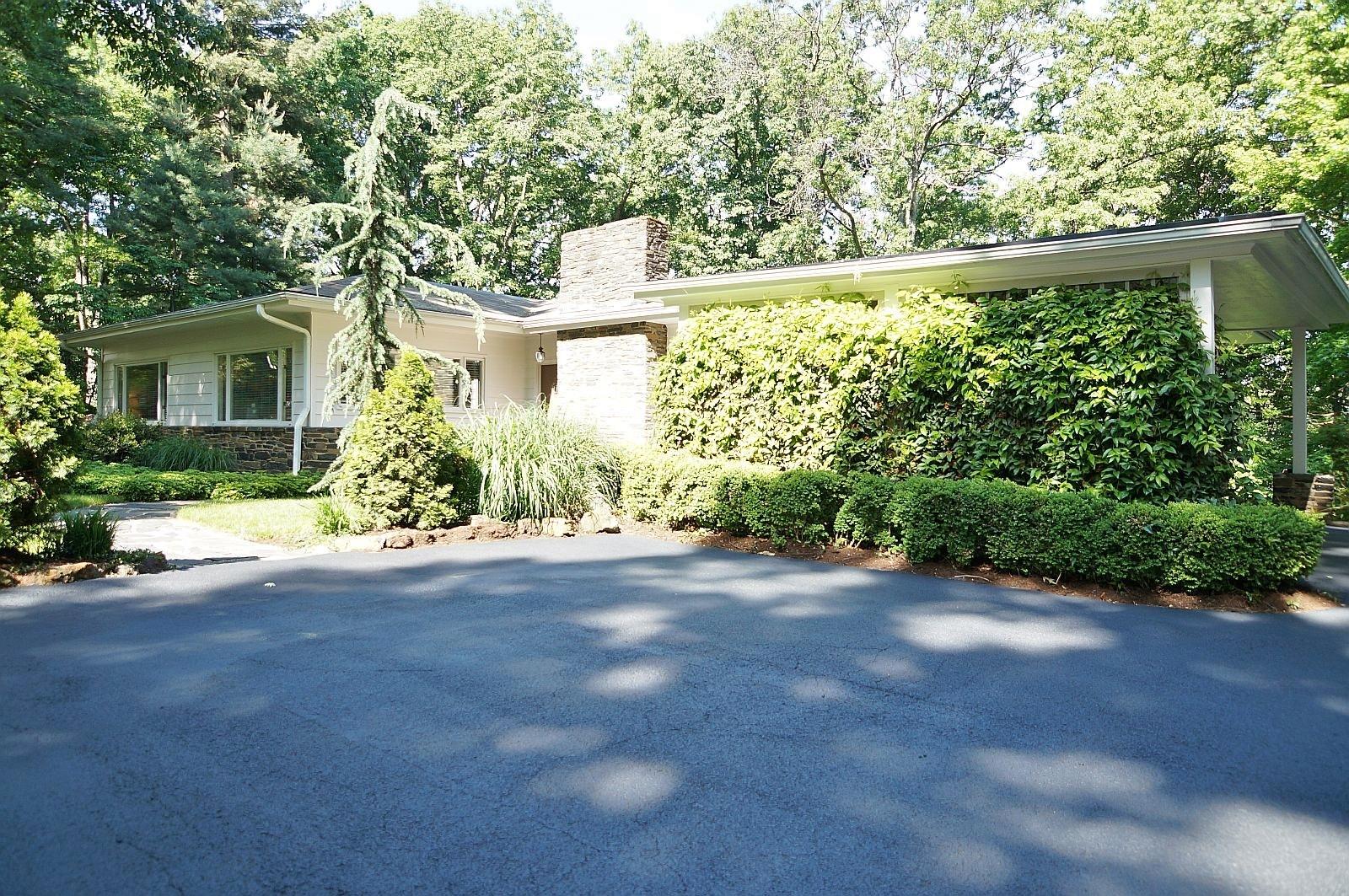 3151 West Ridge Road Southwest Roanoke, VA 24014 - Photo 6 of 61 1