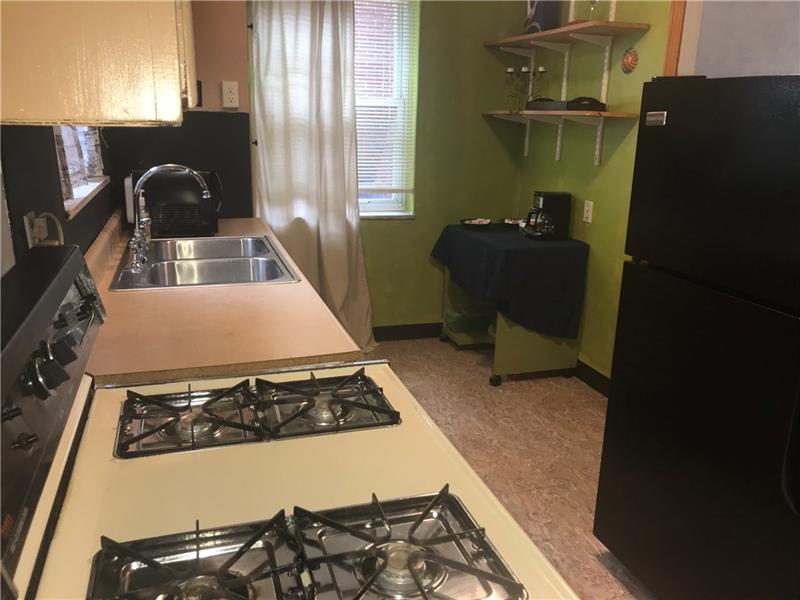 1518 Collins Road Pittsburgh, PA 15221 - Photo 11 of 25 Kitchen - Gas Stove!