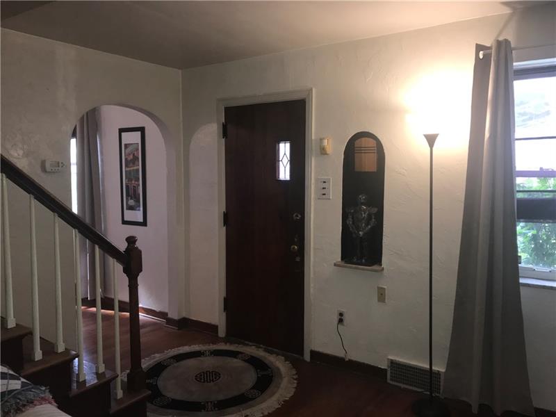 1518 Collins Road Pittsburgh, PA 15221 - Photo 4 of 25 Archways....