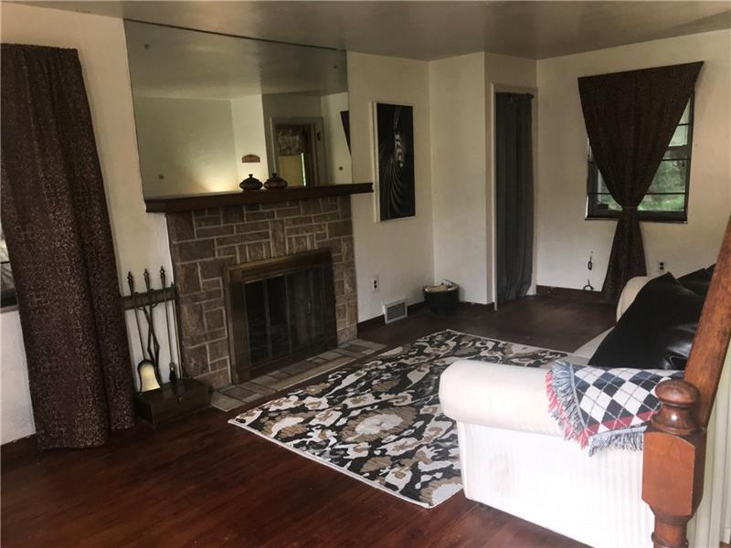 1518 Collins Road Pittsburgh, PA 15221 - Photo 7 of 25 Gallery Image 7