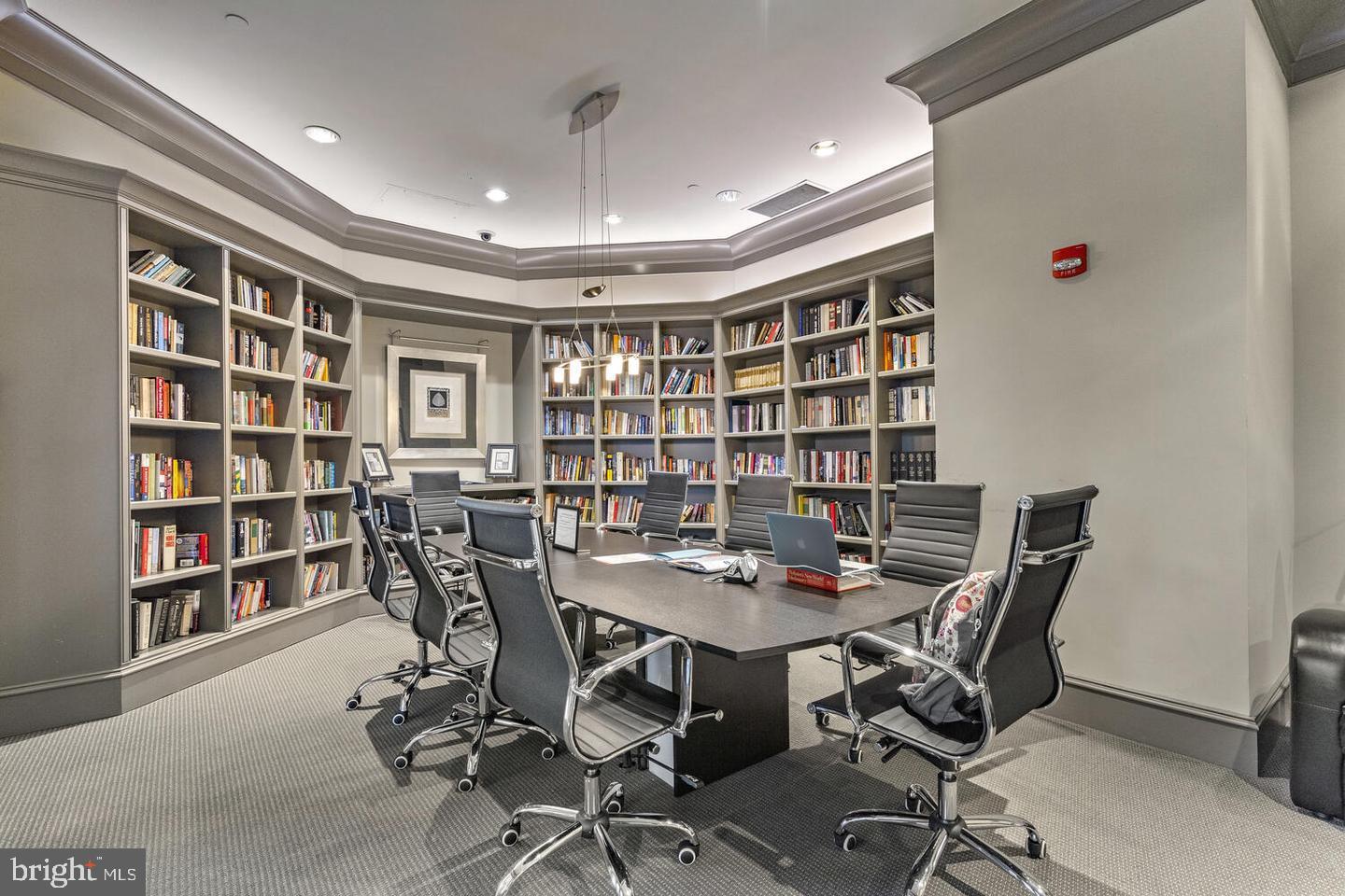 851 North Glebe Road, Unit 714 Arlington, VA 22203 - Photo 28 of 33 Business Center